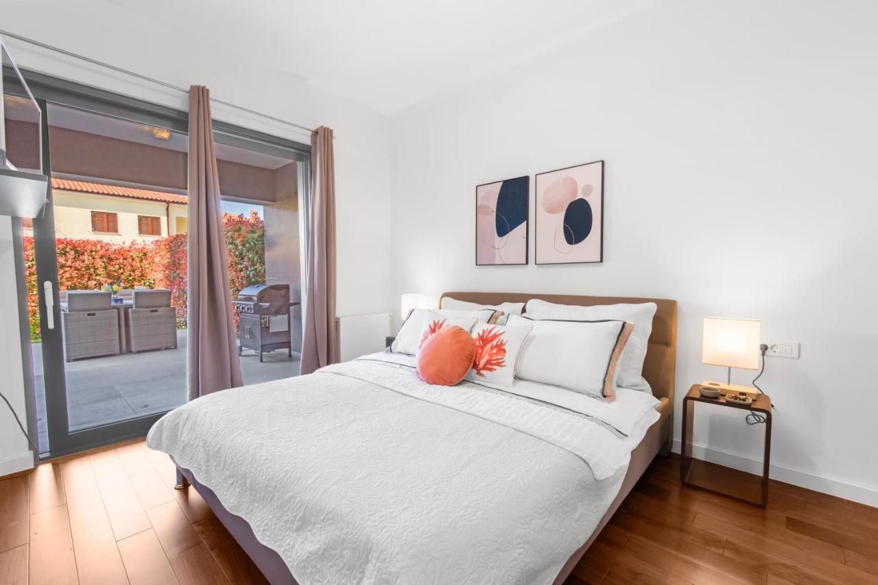 Luxury New Apartment With Private Garden Near The Beach! Poreč Exteriér fotografie
