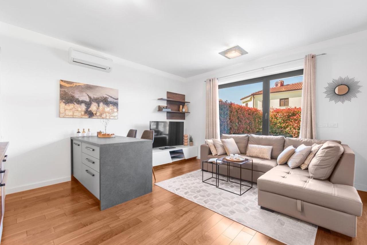 Luxury New Apartment With Private Garden Near The Beach! Poreč Exteriér fotografie